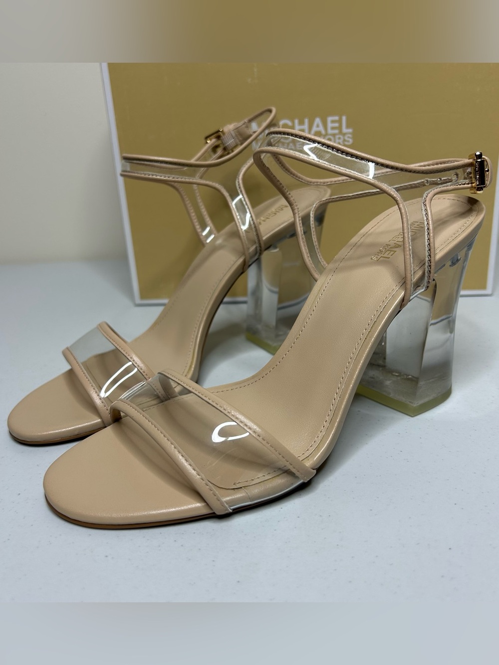 Michael Kors Tori Sandals Women’s Size 7M Beige Leather Transparent Block Heel